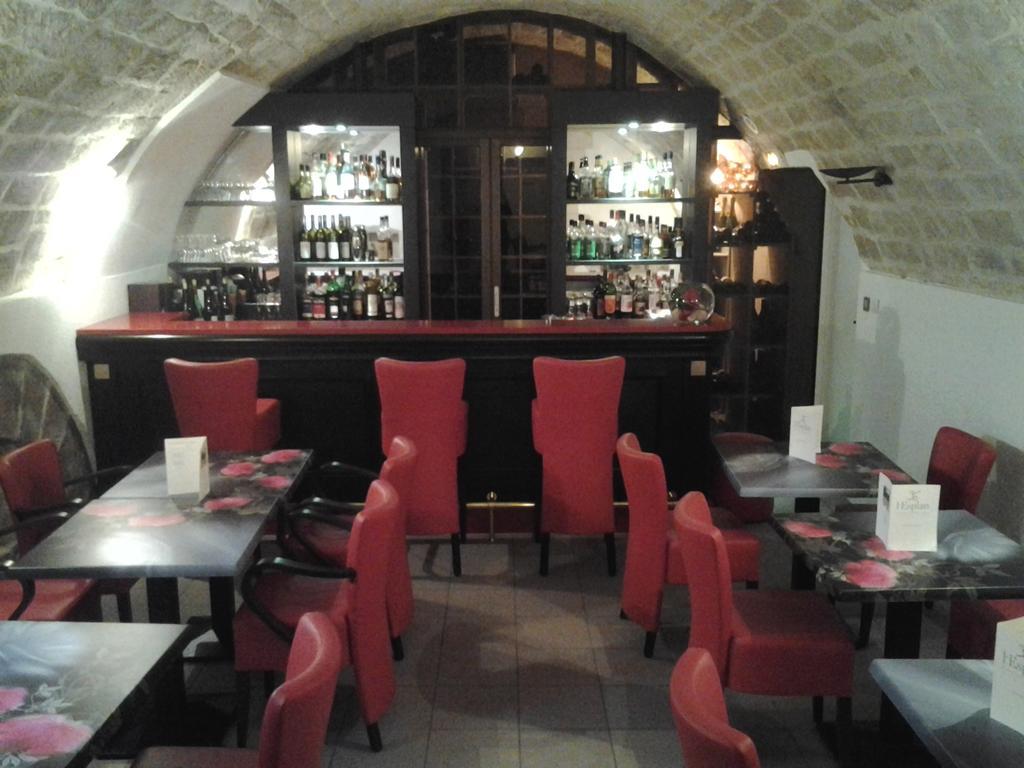 L'Esplan Hotel Saint-Paul-Trois-Chateaux Bagian luar foto
